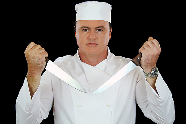 포토 JPG 해외이미지 응시 유니폼 요리 한명 요리사 분노 짜증 칼날 칼 위험 핸들 날카로움 노려봄 심각 해외202004 해외포토 직업 1 시선 옷 감정 컨셉 표정 사람 파일형식 이미지허브