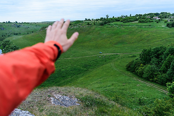 포토 JPG 해외이미지 식물 손 계절 여행 백그라운드 컨셉 오렌지 자연 하늘 휴가 산 아이디어 사람 풍경 사람없음 야외 초록색 여름 빛 여행객 카메라 환경 수확 신선 선택 모험가 필름 손목시계 무료 순간 절정 흥미 수평선 해외202004 해외포토 시계 컬러 농업 과일 장신구 신체부위 전자제품 생태계 파일형식 이미지허브