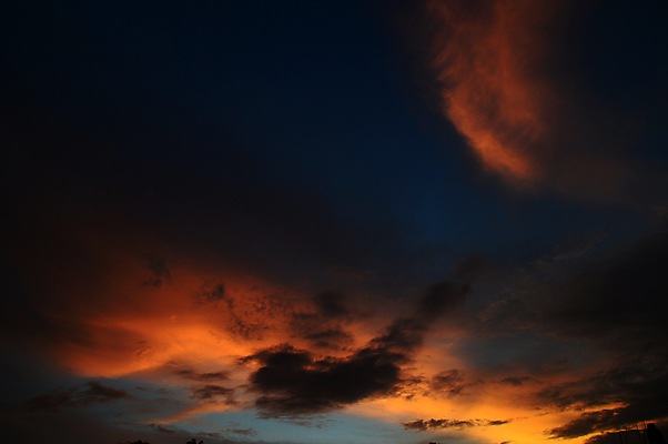 포토 JPG 해외이미지 구름 여행 백그라운드 패턴 오렌지 자연 하늘 날씨 추상 풍경 사람없음 야외 빨간색 여름 파란색 빛 햇빛 태양 노란색 평화 우주 일출 환경 맑음 어둠 황혼 일몰 봄 새벽 분위기 야간 저녁 천국 솜털 광 폭풍우 수평선 해외202004 해외포토 자연요소 계절 컬러 컨셉 무늬 과일 노을 비_날씨 자연재해 생태계 파일형식 이미지허브