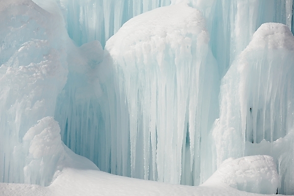 포토 JPG 해외이미지 주간 겨울 자연 사람없음 야외 얼음 고드름 겨울풍경 해외202004 해외포토 자연요소 계절 풍경 생태계 파일형식 이미지허브