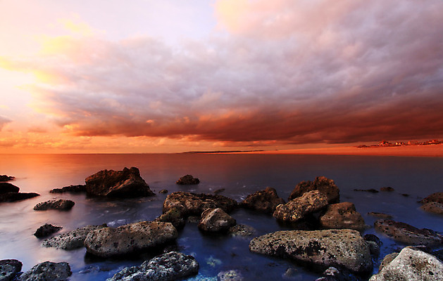 포토 JPG 해외이미지 구름 영어 파도 바다 여행 오렌지 자연 하늘 영국 잉글랜드 풍경 사람없음 물 태양 반사 노란색 평화 일출 황혼 일몰 새벽 만 수평선 해외202004 해외포토 자연요소 문자 유럽 컬러 컨셉 과일 노을 생태계 파일형식 이미지허브