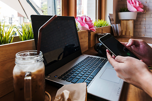 포토 JPG 해외이미지 직업 라이프스타일 종이 커피 음료 인터넷 비즈니스 탁자 아침 설계 직장 설명 사람 사람없음 그래픽 컵 금융 노트북 컴퓨터 사무실 알약 갈색 상점 디지털 공책 공백 카페 정보 수확 잡기 업무 아침식사 계획 책상 분석 문서 상업 바쁨 에스프레소 온라인 라떼 세미나 소셜 해외202004 해외포토 주간 식기 컬러 가구 컨셉 농업 회사 모션 문구용품 생활 경제 전자제품 약 식사 작업 파일형식 이미지허브