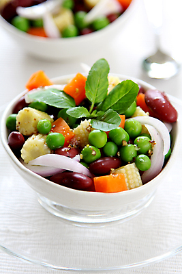 포토 JPG 해외이미지 음식 다이어트 토마토 채소 오렌지 부분 콩 건강 요리 사람없음 초록색 컬러풀 갈색 노란색 저녁식사 당근 흰색 신선 사발 작음 먹기 민트 허브 복지 유기농 질감 내추럴 점심식사 떠남 바이오 저지방 적양파 채식주의자 해외202004 해외포토 식물 웰빙 컬러 과일 모션 양파 곡류 뿌리채소 식사 사기그릇 기름_음식 크기 사회이슈 채식 파일형식 이미지허브