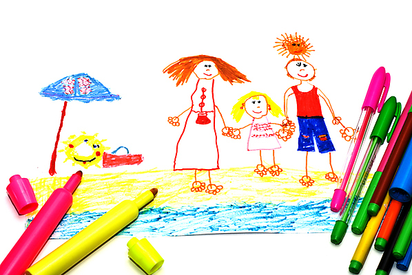 포토 JPG 해외이미지 딸 어린이 바다 가족 엄마 휴가 미술 해변 사람없음 빨간색 파란색 컬러풀 노란색 페인트 아빠 사인펜 그림 해외202004 해외포토 컬러 관계 문화예술 사람 펜 파일형식 이미지허브