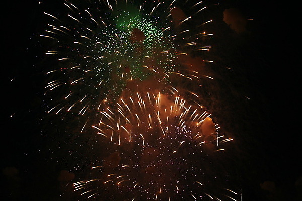 포토 JPG 해외이미지 기념일 행복 꽃다발 백그라운드 크리스마스 하늘 불 추상 휴가 불꽃 새로움 기념 폭죽 불꽃놀이 이벤트 사람없음 파란색 빛 컬러풀 파티 검은색 축제 어둠 축하 야간 폭발 그림 쇼 경례 파열 독립 땅바닥 화상 해외202004 해외포토 자연요소 꽃 감정 컬러 컨셉 무늬 놀이 바닥 인사 상처 파일형식 이미지허브