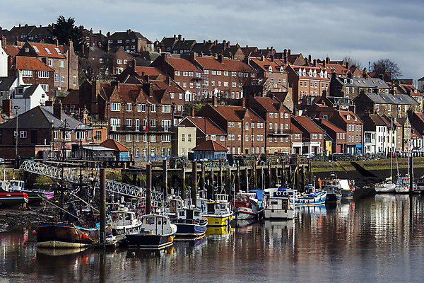 포토 JPG 해외이미지 영어 유럽 여행 영국 잉글랜드 풍경 사람없음 건물 항구 보트 요크셔테리어 썰물 포트 타운 나루 해외202004 해외포토 문자 건축물 나라 바다 배_교통 교통시설 도시 테리어 파일형식 이미지허브