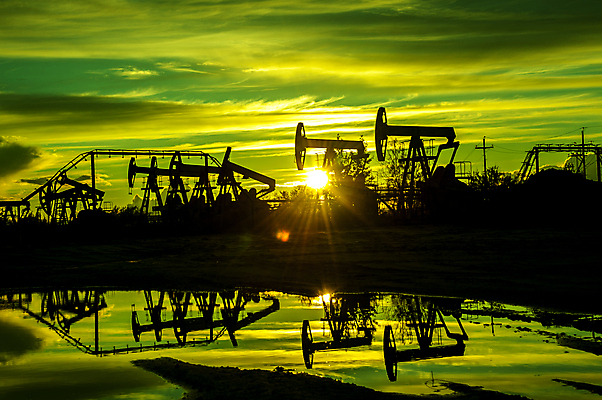 포토 JPG 해외이미지 실루엣 산업 하늘 사람없음 태양 반사 환경 기계 일몰 장비 에너지 탐험 석유 발굴 연료 가스 펌프 조작 해외202004 해외포토 자연요소 촬영기법 노을 파일형식 이미지허브