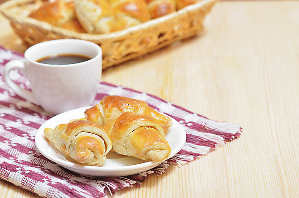 포토 JPG 해외이미지 접시 커피 음료 음식 빵 백그라운드 탁자 아침 디저트 주택 프레임 요리 사람없음 목재 컵 빛 갈색 바구니 초콜릿 꽃병 식사 카페 빵집 머그컵 껍질 흰색 신선 뜨거움 황금 달콤 아침식사 볼터치 컵받침 서비스 냅킨 카푸치노 에스프레소 프랑스어 점심식사 핸드메이드 많음 해외202004 해외포토 주간 나무 문자 식기 꽃 컬러 가구 컨셉 재료 건물 화장 상점 맛 받침대 파일형식 이미지허브