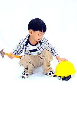 포토 JPG 해외이미지 백인 1 응시 남자 행복 아들 어린이 백그라운드 노동자 실내 한명 서기 미소 웃음 사람 인종 소년 건물 장난감 앞치마 기쁨 장비 게임 흰색 자녀 공구 잡기 업무 기술자 수리 망치 작음 목수 건축업자 고립 재주꾼 초보 힘찬 시리즈 해외202004 해외포토 서양인 직업 건축물 시선 건축 감정 컬러 컨셉 가족 모션 놀이 표정 내부 도구 작업 크기 파일형식 이미지허브