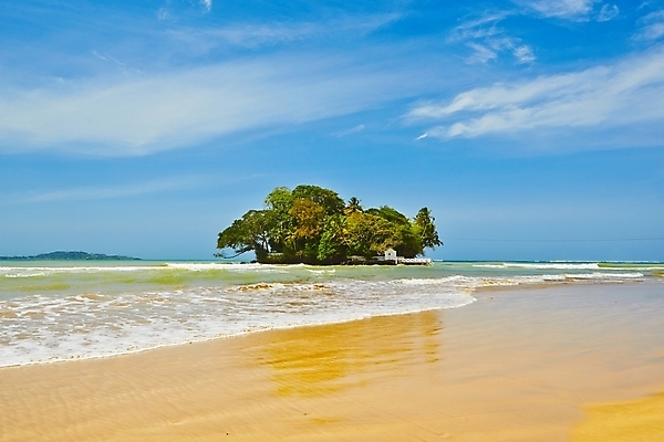 포토 JPG 해외이미지 아시아 모래 파도 바다 섬 여행 자연 하늘 휴가 휴식 풍경 해변 사람없음 야외 초록색 물 여름 관광지 햇빛 맑음 만 고독 암초 남쪽 석호 스리랑카 이국적 파라다이스 해외202004 해외포토 자연요소 계절 감정 나라 컬러 컨셉 날씨 태양 방향 생태계 파일형식 이미지허브