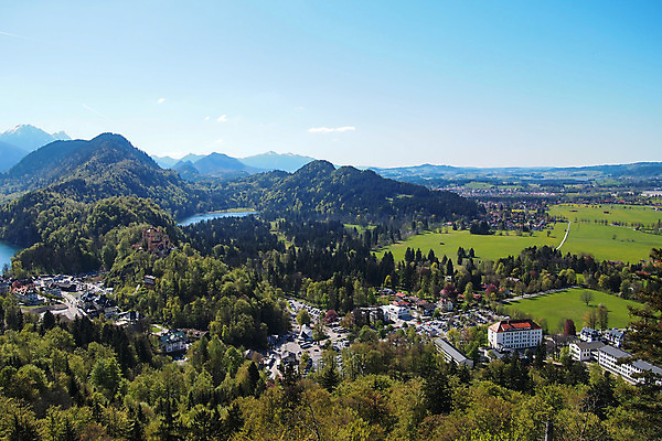 포토 JPG 해외이미지 주간 나무 구름 자연 하늘 산 독일 파노라마 풍경 사람없음 햇빛 맑음 땅 언덕 자연백그라운드 장면 바이에른 수평선 해외202004 해외포토 자연요소 식물 유럽 백그라운드 날씨 촬영기법 태양 생태계 파일형식 이미지허브