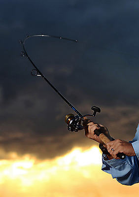 포토 JPG 해외이미지 바다 낚시 한명 야외 물 일출 소금물 해외202004 해외포토 자연요소 1 레저 사람 노을 파일형식 이미지허브