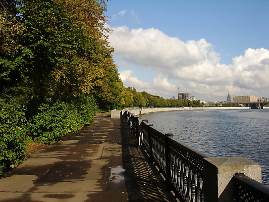 포토 JPG 해외이미지 나무 구름 잎 하늘 사람없음 강 가을 도시 모스크바 해외202004 해외포토 자연요소 식물 계절 러시아 파일형식 이미지허브