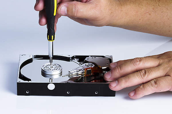 포토 JPG 해외이미지 인터넷 표면 사람없음 컴퓨터 금속 디지털 자료 장비 운전 정보 흰색 원형 바이러스 수리 읽기 오브젝트 파일 보안 전자 시스템 수납 분실 소프트웨어 용량 지원 치유 하드웨어 회복 해외202004 해외포토 도형 컬러 컨셉 모션 재질 안전 전자제품 파일형식 이미지허브