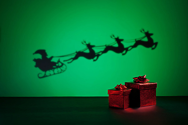 포토 JPG 해외이미지 계절 실루엣 리본 컨셉 크리스마스 겨울 휴가 사슴 선물 사랑 사람없음 장식 빨간색 초록색 빛 상자 산타클로스 파티 검은색 축제 놀람 축하 생일 은색 승차 12월 심볼 활 썰매 패키지 노엘 순록 클라우스 해외202004 해외포토 기념일 감정 컬러 포유류 모션 촬영기법 표정 이벤트 날짜 파일형식 이미지허브