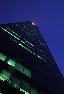 포토 JPG 해외이미지 구름 디자인 백그라운드 회사 비즈니스 건축양식 창문 유리 하늘 지붕 미래 기술 사람없음 건물 빨간색 세로 금융 파란색 빛 사무실 반사 고층빌딩 힘 도시 업무 센터 도심 보호 야간 주식 큼 신호등 무역 질감 철강 해외202004 해외포토 자연요소 건축물 건축 산업 컬러 컨셉 재질 빌딩 경제 작업 크기 파일형식 이미지허브