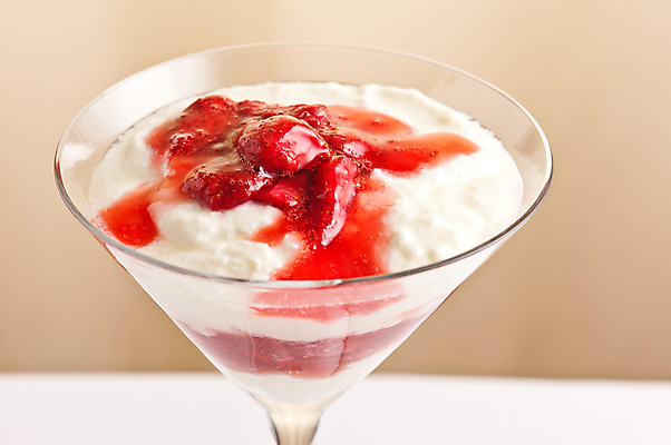 포토 JPG 해외이미지 접시 열매 음식 과일 자연 유리 딸기 디저트 건강 사람없음 빨간색 숟가락 식사 우유 흰색 신선 사발 달콤 맛 상품 잼 크림 푸딩 요거트 내추럴 고립 요구르트 채식주의자 핸드메이드 해외202004 해외포토 식물 식기 컬러 컨셉 재질 유제품 수저 사기그릇 소스_음식 생태계 채식 파일형식 이미지허브