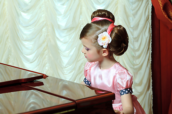 포토 JPG 해외이미지 어린이 한명 아기 방식 해외202004 해외포토 1 사람 파일형식 이미지허브