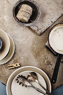 포토 JPG 해외이미지 전통 식기 접시 디자인 음식 백그라운드 포크 탁자 주방용품 주택 요리 사람없음 내부 목재 장식 세트 갈색 금속 주방 식당 숟가락 식사 저녁식사 침묵 장비 수확 골동품 바위 흰색 기구 공구 시골 칼 은색 배열 오브젝트 냅킨 복고 설정 점심식사 그런지 옛날 해외202004 해외포토 나무 컬러 가구 생활용품 농업 재료 재질 수저 건물 상점 소리 돌_바위 도구 파일형식 이미지허브