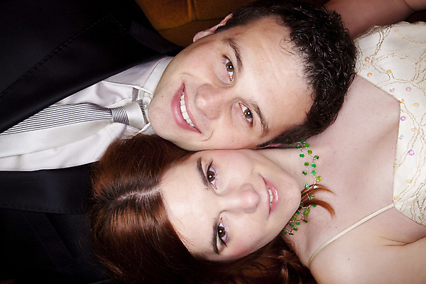 포토 JPG 해외이미지 커플 드레스 여자 남자 행복 얼굴 결혼 2 가족 관계 결혼식 함께함 관리 사랑 미소 사람 정장 성인 두명 흰색 축하 잡기 해외202004 해외포토 옷 감정 컬러 컨셉 모션 표정 이벤트 신체부위 파일형식 이미지허브