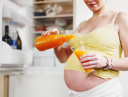 포토 JPG 해외이미지 백인 1 라이프스타일 여자 행복 음료 오렌지 과일 유리 엄마 주택 갈색머리 실내 건강 한명 서기 미소 사람 성인 캐주얼 30대 주방 희망 주스 임신 마시기 신선 잡기 붓기 중앙 탱크톱 예측 갈증 냉장고 해외202004 해외포토 서양인 헤어스타일 옷 감정 컨셉 상의 가족 모션 재질 표정 내부 건물 생활 장년 가전제품 파일형식 이미지허브