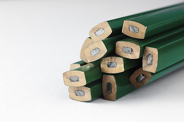 포토 JPG 해외이미지 디자인 길 문구용품 새로움 사람없음 빨간색 연필 기구 쌍 자르기 목수 오브젝트 지우개 크레파스 석판 엘리먼트 완벽 흑연 해외202004 해외포토 직업 컬러 컨셉 모션 학용품 필기구 광석 파일형식 이미지허브