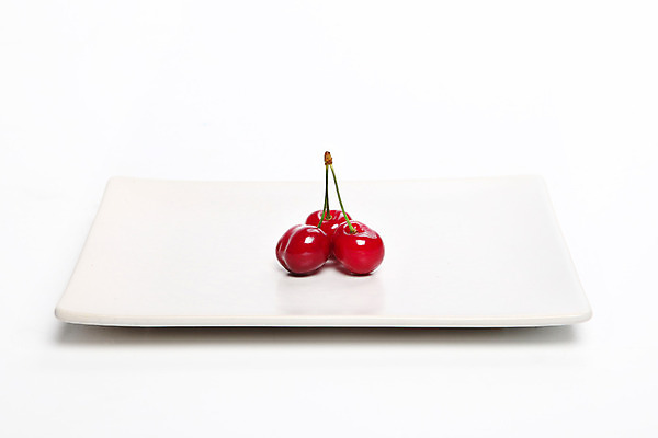 포토 JPG 해외이미지 과일 매달리기 건강 사람없음 빨간색 빛 숟가락 최고 체리 달콤 맛 열정 지휘봉 타입 해외202004 해외포토 감정 컬러 컨셉 모션 수저 파일형식 이미지허브