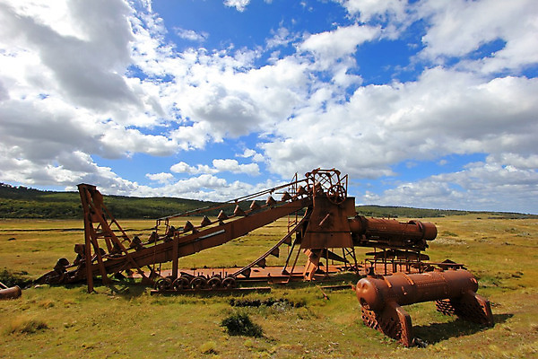 포토 JPG 해외이미지 영어 산업 지구 호수 모래 여행 하늘 불 풍경 사람없음 물 강 금속 미국 기계 장비 수확 열 황금 씻기 삽 발굴 양동이 검색 먼지 칠레 남쪽 옛날 추출 해외202004 해외포토 자연요소 문자 북아메리카 농업 재질 청결 남아메리카 방향 파일형식 이미지허브