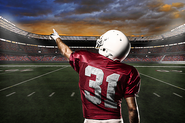 포토 JPG 해외이미지 스튜디오촬영 남자 스포츠 유니폼 공 축구선수 한명 사람 성인 빨간색 운동복 컬러풀 미식축구 축구 미국 축하 헬멧 럭비공 미식축구선수 해외202004 해외포토 1 옷 컬러 컨셉 북아메리카 운동선수 실내 구기 보호장비 럭비용품 파일형식 이미지허브