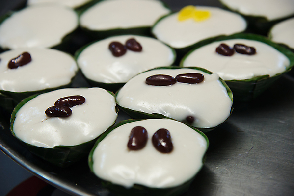 포토 JPG 해외이미지 전통 문화 음식 태국 디저트 건강 요리 동양인 사람없음 케이크 식사 흰색 신선 달콤 맛 먹기 밀가루 페스츄리 스타일 해외202004 해외포토 아시아 빵 컬러 컨셉 모션 인종 가루 파일형식 이미지허브