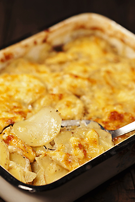 포토 JPG 해외이미지 접시 음식 백그라운드 채소 부분 탁자 치즈 감자 마늘 요리 사람없음 목재 옆모습 노란색 주방 식당 사진촬영 식사 저녁식사 흰색 시골 신선 도자기 고명 사발 황금 굽기 먹기 크림 슬라이스 프랑스어 점심식사 그라탱 채식주의자 캐서롤 해외202004 해외포토 나무 문자 식기 뷰포인트 컬러 가구 재료 모션 유제품 서양음식 상점 촬영 용기_그릇 사기그릇 구이 채식 파일형식 이미지허브