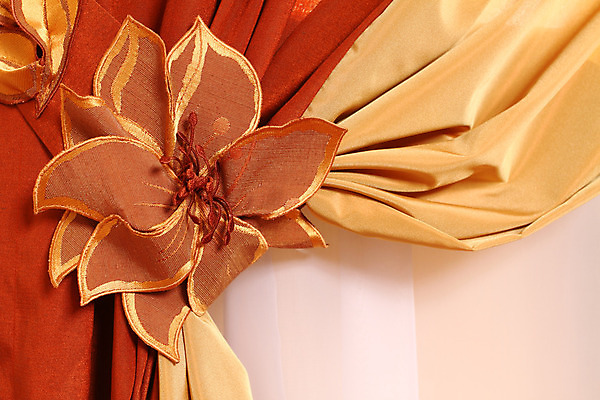 포토 JPG 해외이미지 드레스 꽃 백그라운드 꽃무늬 패턴 일러스트 넥타이 프레임 사람없음 장식 검은색 활발 직물 커튼 투명 화려 황금 실 상품 매끈함 구슬 질감 자수 베일 해외202004 해외포토 식물 잡화 옷 컬러 컨셉 무늬 감각 파일형식 이미지허브