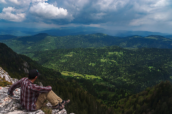 포토 JPG 해외이미지 나무 구름 유럽 여행 백그라운드 자연 휴가 산 안테나 한명 사람 풍경 야외 목재 초록색 여름 계단 환경 골짜기 트래킹 하이킹 신선 황무지 숲 그림 질감 동쪽 루마니아 동유럽 내추럴 7 발칸반도 트란실바니아 해외202004 해외포토 자연요소 식물 1 계절 나라 컬러 재료 통신 레저 숫자 방향 생태계 파일형식 이미지허브