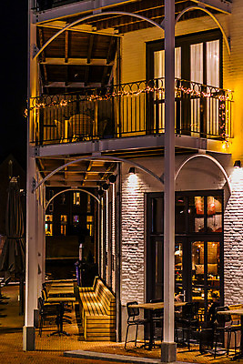 포토 JPG 해외이미지 의자 건축양식 창문 전등 조명 새로움 거리 풍경 사람없음 건물 장식 빛 문 어둠 수확 발코니 흰색 도시 휴게실 클래식 야간 저녁 네덜란드 복고 장면 타운 단상 빛망울 옛날 점화 해외202004 해외포토 자연요소 건축물 건축 유럽 컬러 가구 컨셉 농업 파일형식 이미지허브