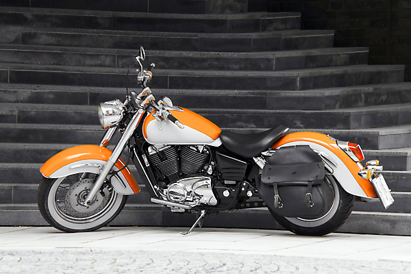 포토 JPG 해외이미지 스포츠 백그라운드 교통시설 흑백 취미 사람없음 계단 기계 꿈 오토바이 바퀴 구매 오솔길 주차 장애물 향수 가치 엔진 획득 모터 자부심 존경 해외202004 해외포토 길 교통 촬영기법 쇼핑 바이크 화장품 시설 파일형식 이미지허브