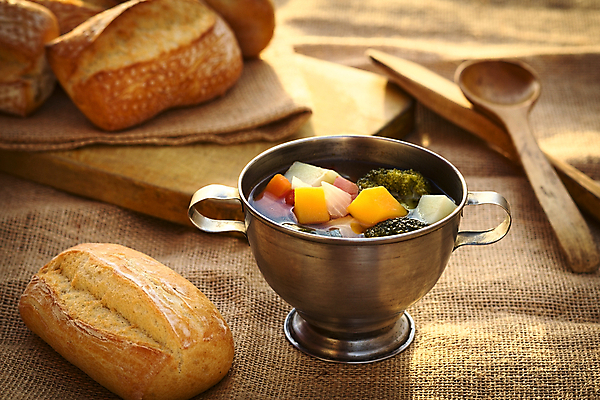 포토 JPG 해외이미지 접시 음식 다이어트 토마토 채소 호박 양파 감자 건강 요리 사람없음 야외 컵 가로 빛 금속 식사 당근 직물 신선 사발 수프 브로콜리 삼베 준비 롤 스쿼시 내추럴 번 채식주의자 핸드메이드 비건 해외202004 해외포토 식기 빵 스포츠 재질 뿌리채소 구기 사기그릇 채식 파일형식 천_직물 이미지허브