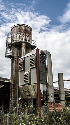 포토 JPG 해외이미지 식물 산업 벽 회사 사다리 공장 하늘 지붕 벽돌 사람없음 야외 건물 세로 갈색 계단 환경 탑 금속 힘 발전기 에너지 수확 도시 시간 업무 수증기 큼 철 버리기 순환 오르기 만들기 시멘트 튜브 타운 자원 국회 내추럴 옛날 철강 노화 해외202004 해외포토 건축물 컬러 컨셉 농업 비즈니스 공업 모션 재질 발전소 도구 작업 크기 파일형식 이미지허브