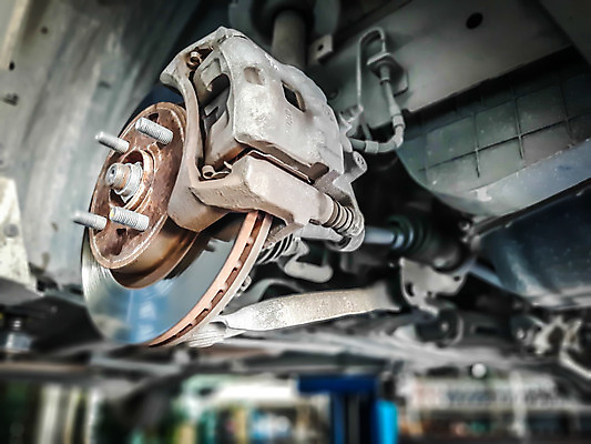 포토 JPG 해외이미지 산업 교통시설 모션 자동차 바닥 사람없음 세트 금속 바퀴 원형 수리 은색 브레이크 서비스 타이어 드럼 국회 교체 실린더 옛날 자동 철강 해외202004 해외포토 도형 육상교통 컬러 교통 재질 타악기 시설 파일형식 이미지허브