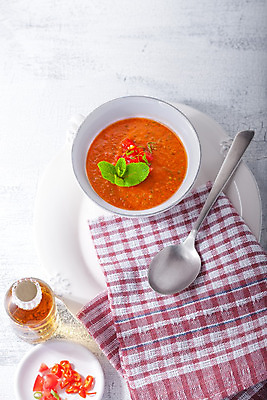 포토 JPG 해외이미지 문화 음식 조각 잎 다이어트 토마토 채소 재료 오이 사람없음 가로 빨간색 여름 식사 저녁식사 신선 고명 수프 허브 크림 상쾌 바질 건강식 점심식사 딜 스페인요리 채식주의자 해외202004 비건음식 해외포토 식물 계절 감정 컬러 건강 스페인 채식 파일형식 비건 이미지허브