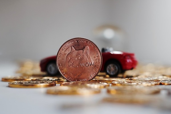 포토 JPG 해외이미지 돈 비즈니스 자동차 안전 사람없음 빨간색 금융 동전 저축 무역 보안 결제 가치 놋쇠 자동 해외202004 해외포토 산업 육상교통 컬러 경제 재산 파일형식 이미지허브