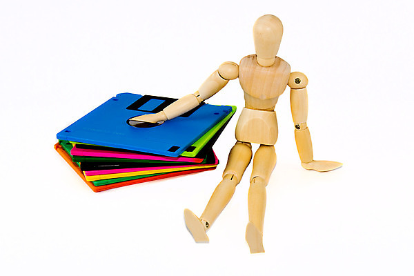 포토 JPG 해외이미지 모델 포즈 휴식 앉기 사람없음 목재 상자 흰색 예술가 고립 해외202004 해외포토 나무 컬러 컨셉 재료 모션 파일형식 이미지허브