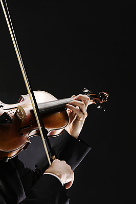포토 JPG 해외이미지 직업 손 남자 감정 줄 음악 놀이 검은배경 사람 성인 사람없음 목재 어둠 음악가 에너지 기구 우아함 바이올린 활 싱글 바이올리니스트 오케스트라 뮤지컬 옛날 플레이어 혼자 해외202004 해외포토 나무 백그라운드 컨셉 재료 현악기 문화예술 신체부위 검은색 연주자 악단 파일형식 이미지허브
