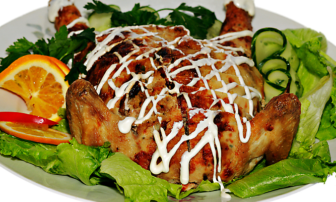 포토 JPG 해외이미지 스튜디오촬영 음식 채소 선물 사람없음 옆모습 가로 빨간색 초록색 갈색 노란색 저녁식사 치킨 굽기 정물화 해외202004 해외포토 뷰포인트 컬러 실내 식사 구이 그림 닭고기요리 파일형식 이미지허브