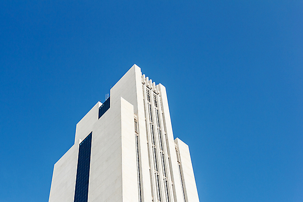 포토 JPG 해외이미지 구름 디자인 외관 백그라운드 비즈니스 건축양식 창문 유리 하늘 사람없음 건물 파란색 도시풍경 사무실 탑 고층빌딩 도시 도심 큼 스카이라인 해외202004 해외포토 자연요소 건축물 건축 컬러 재질 풍경 빌딩 크기 파일형식 이미지허브
