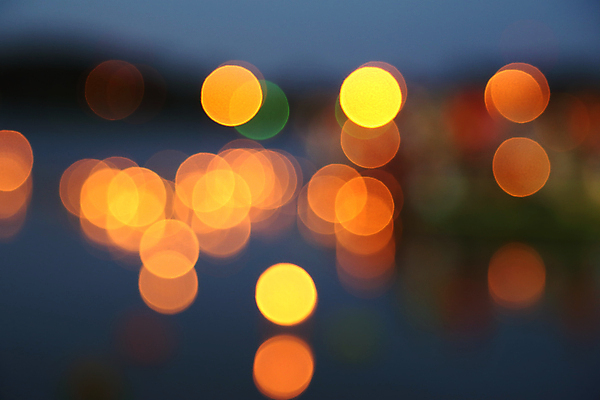 포토 JPG 해외이미지 야경 사람없음 야외 소프트포커스 보케 빛망울 블러 블러효과 보케백그라운드 해외202004 해외포토 백그라운드 촬영기법 빛 야간 파일형식 효과 풍경_경치 이미지허브