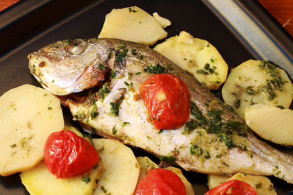 포토 JPG 해외이미지 동물 음식 백그라운드 신체 다이어트 토마토 낚시 감자 건강 어류 요리 사람없음 샐러드 추위 튀김 흰색 죽음 신선 입 시원함 굽기 지중해 먹기 레몬 해산물 피부 올리브 꼬리 지느러미 고립 소금물 총각무 해외202004 해외포토 열매 바다 컬러 채소 과일 모션 레저 신체부위 수중동물 무 구이 파일형식 이미지허브