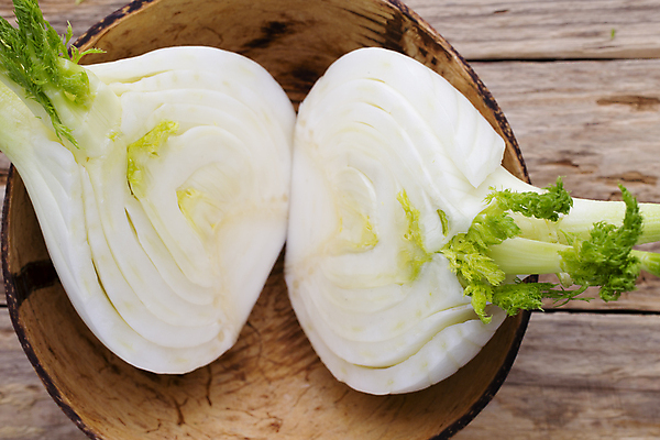 포토 JPG 해외이미지 식물 음식 잎 채소 재료 전구 건강 사람없음 목재 초록색 샐러드 신선 먹기 유기농 날것 채식주의자 회향 해외202004 해외포토 나무 웰빙 컬러 모션 채식 파일형식 이미지허브