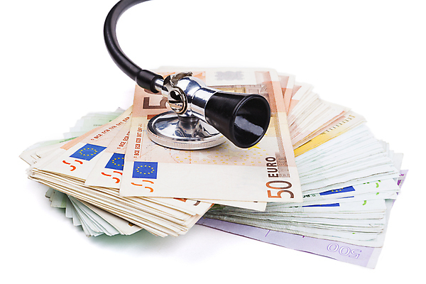 포토 JPG 해외이미지 유럽 종이 백그라운드 컨셉 지폐 돈 비즈니스 청진기 건강 병원 사람없음 금융 경제 약 쌓기 검은색 장비 저축 환자 의사 유로 흰색 재산 질병 서비스 제비 보험 계산서 돌봄 위기 유럽연합 비용 해외202004 해외포토 나라 컬러 의학 의료기기 모션 조류 의료진 파일형식 이미지허브