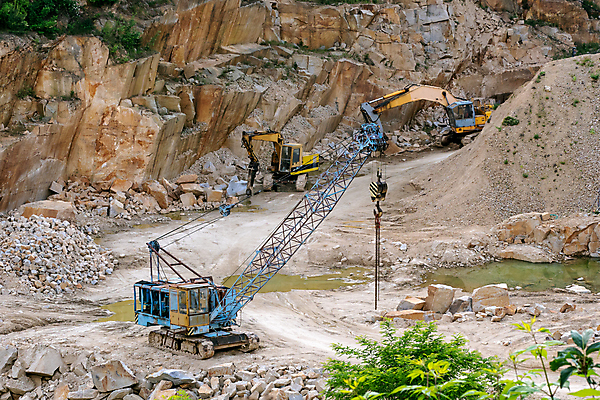포토 JPG 해외이미지 산업 지구 교통시설 모션 자연 표면 사람없음 건물 물 환경 금속 힘 기계 장비 바위 공구 업무 큼 굴착기 삽 발굴 기중기 먼지 무거움 그런지 옛날 지질학 채석 철강 추출 화강암 해외202004 해외포토 자연요소 건축물 교육 교통 재질 암석 돌_바위 도구 작업 중장비 무게 크기 시설 생태계 파일형식 이미지허브