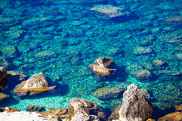 포토 JPG 해외이미지 캐릭터 유럽 모래 바다 자연 하늘 휴가 주택 풍경 사람없음 물 파란색 마을 어둠 프랑스 바위 흰색 저녁 땅 지중해 내추럴 코르시카 해외202004 해외포토 자연요소 나라 컬러 섬 건물 돌_바위 야간 생태계 파일형식 이미지허브